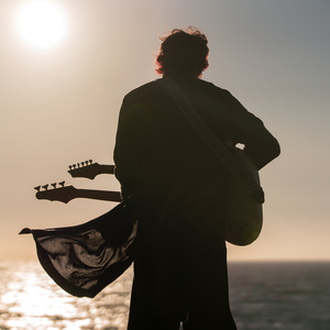 动漫女人脱内裤露屁股撅起来被男人鸡巴捅亲热视频
